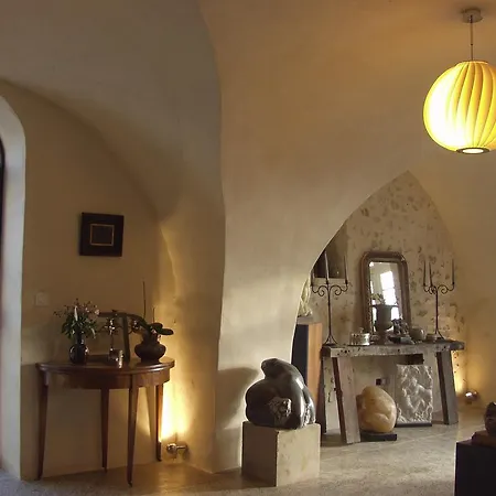 Mas Des Artistes Bed & Breakfast Mouries