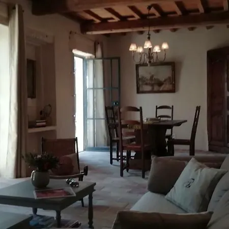 Mas Des Artistes Bed & Breakfast