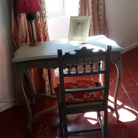 Mas Des Artistes Bed & Breakfast 3*
