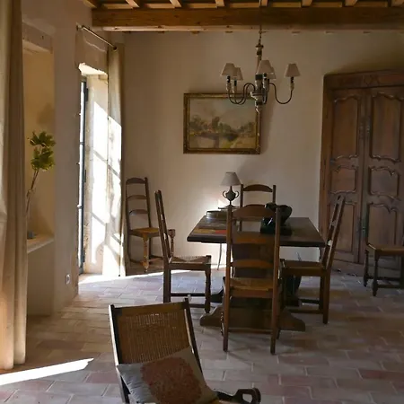 Mas Des Artistes Bed & Breakfast 3*