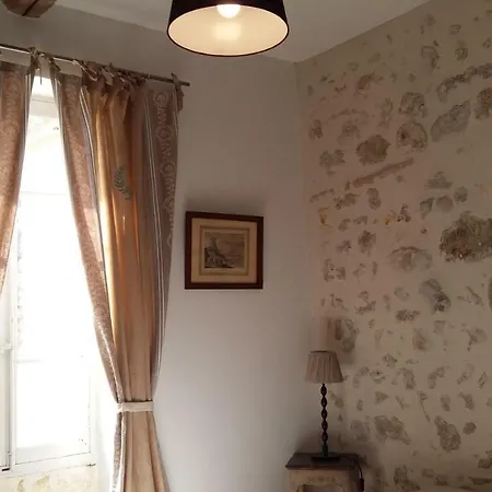Mas Des Artistes Bed & Breakfast Mouries