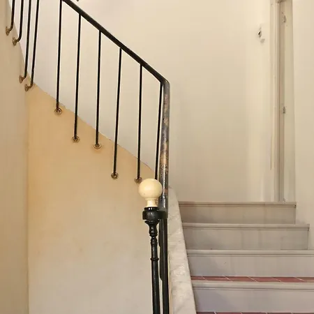 Mas Des Artistes Bed & Breakfast Mouries